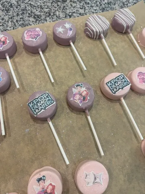 Custom Oreo pops with edible images